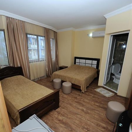 Hotel Dadiani Batoumi Extérieur photo