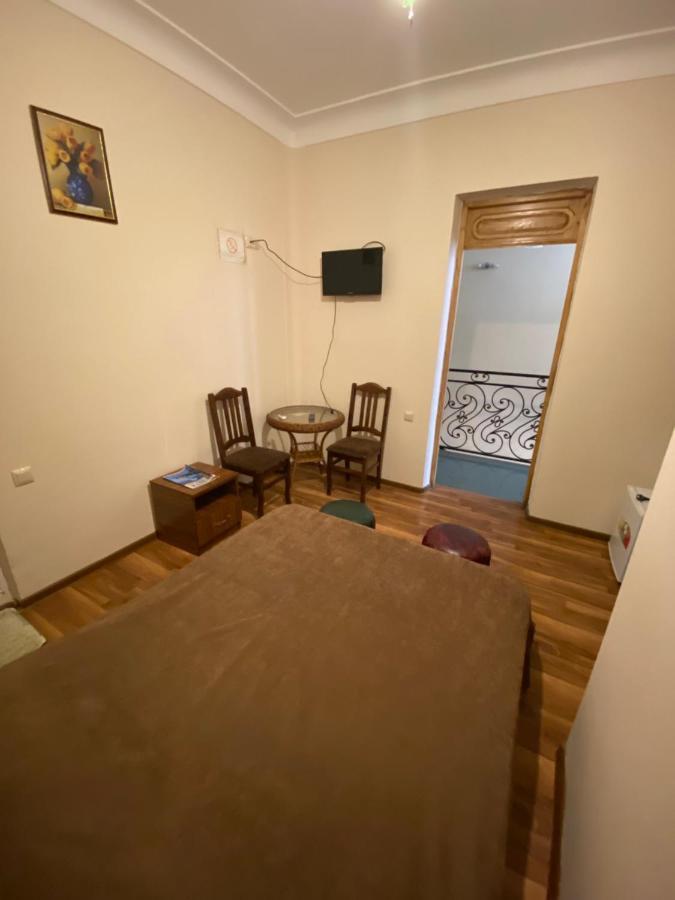 Hotel Dadiani Batoumi Extérieur photo