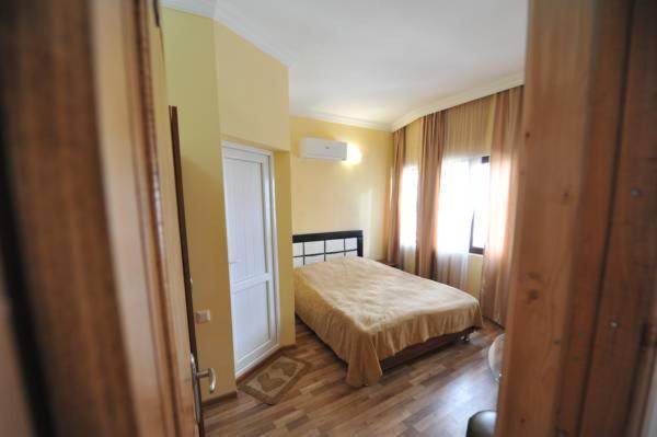 Hotel Dadiani Batoumi Extérieur photo