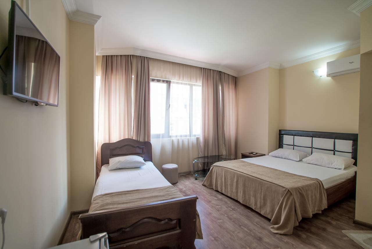 Hotel Dadiani Batoumi Extérieur photo