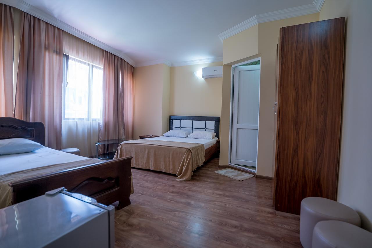 Hotel Dadiani Batoumi Extérieur photo