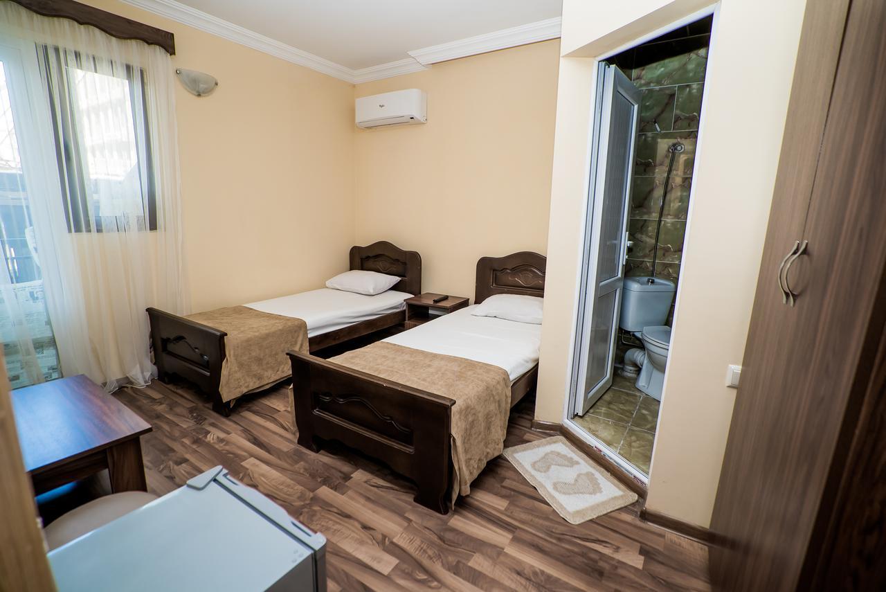 Hotel Dadiani Batoumi Extérieur photo