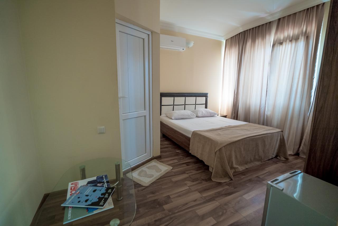 Hotel Dadiani Batoumi Extérieur photo