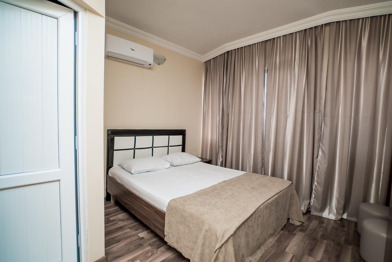 Hotel Dadiani Batoumi Extérieur photo